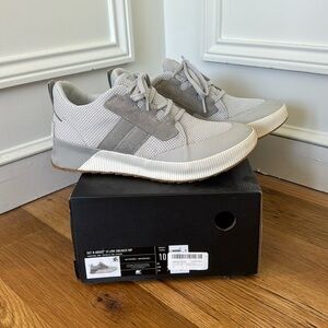 Sorel Waterproof Shoes- Out N About lll Low Sneaker- Womens size 9